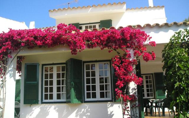 Apartamentos Las Brisas I & II