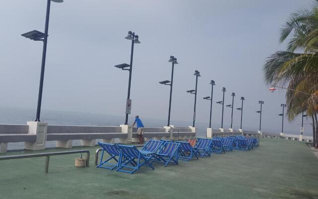 Bangsaen Royal Beach by Preyaluk