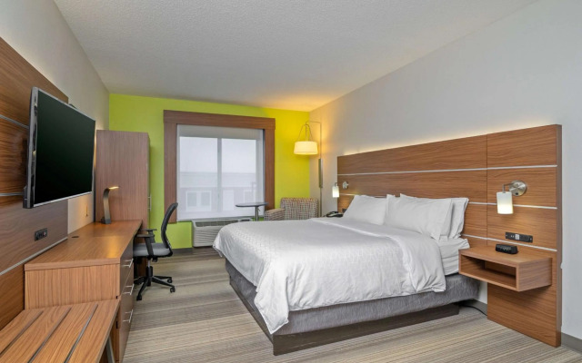 Holiday Inn Express Hotel & Suites Woodbridge by IHG