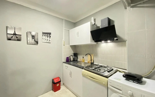 Charming Flat With Balcony in Sinanpasa Besiktas