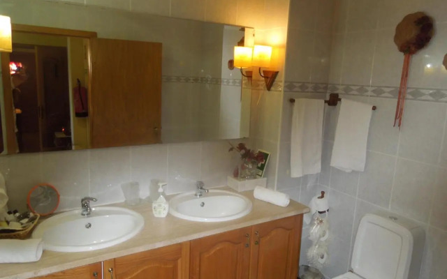 Borges Pimentel Apartment