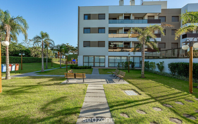 Apartamentos c/ piscinas a 200m do mar Floripa-SC ADC