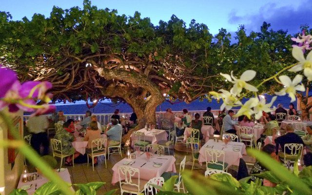 Kaimana Beach Hotel