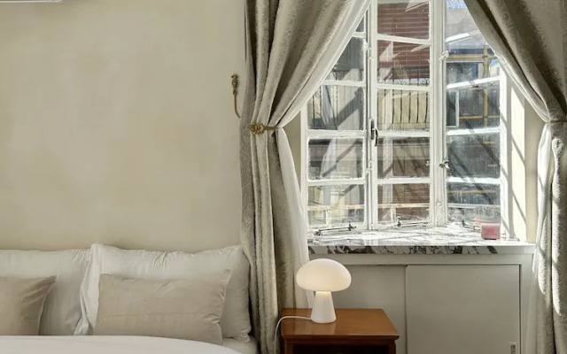 Shanghai Hills& Art Suite 15