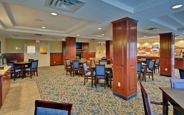 Holiday Inn Express Hotel & Suites Hinton by IHG