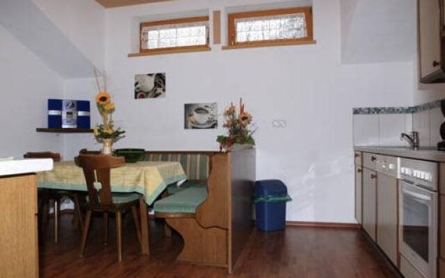 Ferienhaus Bettina & Ferienwohnung Romana & Ferienwohnung Max