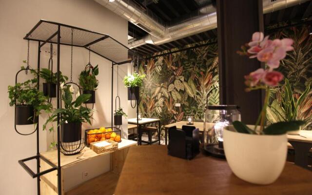 VTZ The Botanic Hostel