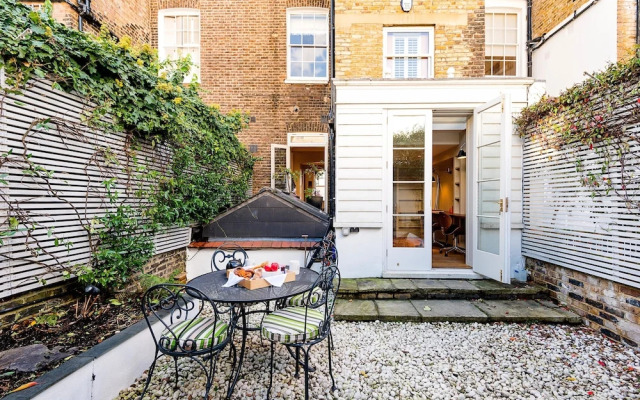 The Notting Hill Townhouse - by Out of Office Lifestyle