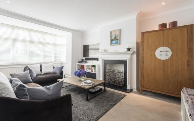 Fashionable Family home in Southfields