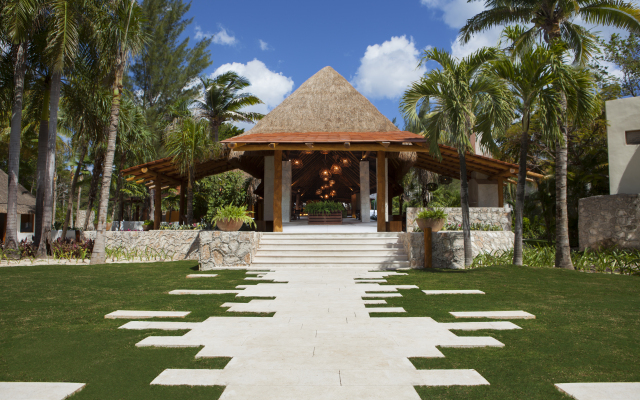 Mahekal Beach Front Resort & Spa