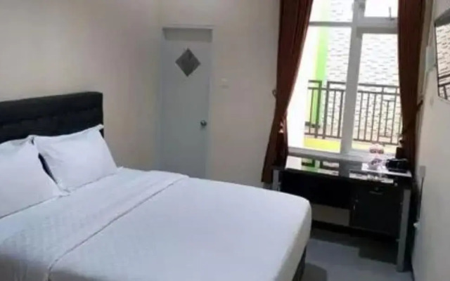 Halona Guest House