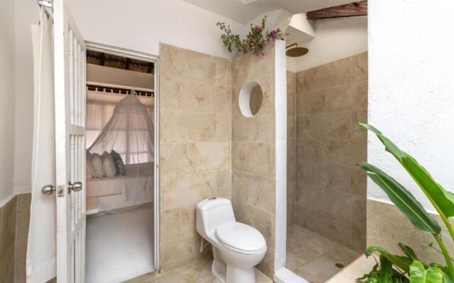 Isla Rosa Boutique by NOMAD GURU