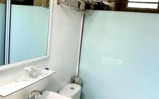 RedDoorz Plus @ Tanjung Uncang Batam