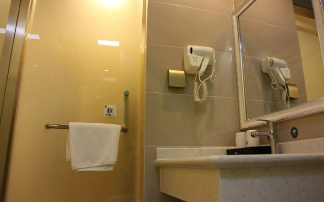 GreenTree Inn Zaozhuang High-speed Train Station Express Hotel
