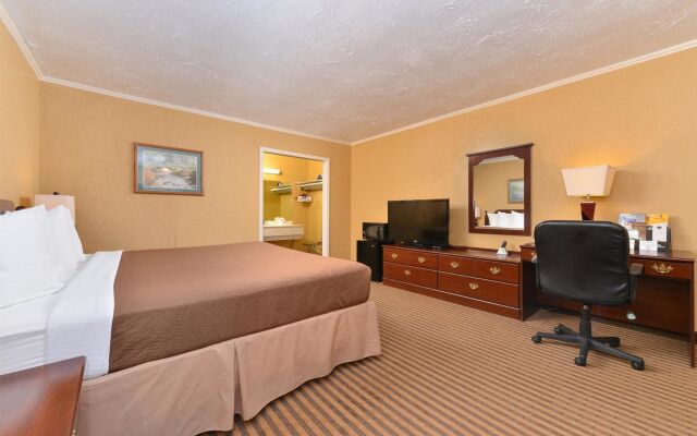 Executive Plus Inn & Suites