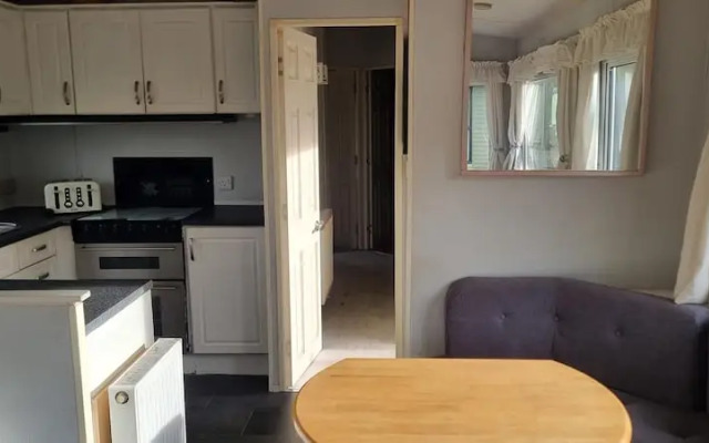 Lovely 3-bed Caravan in Foel, Welshpool