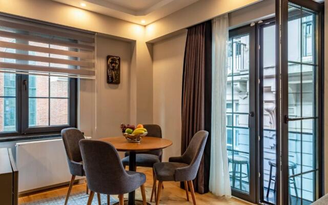 Sala Suites