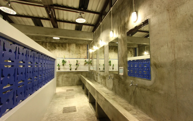 Pak-Up Hostel