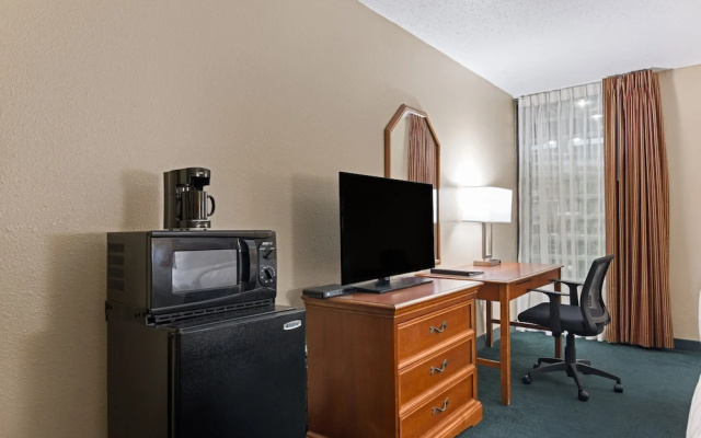 Clarion Inn