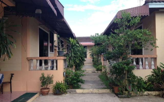 OYO 325 Naiyang Cottage (Vaccinated Staff)