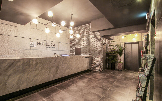 Hotel 2.4