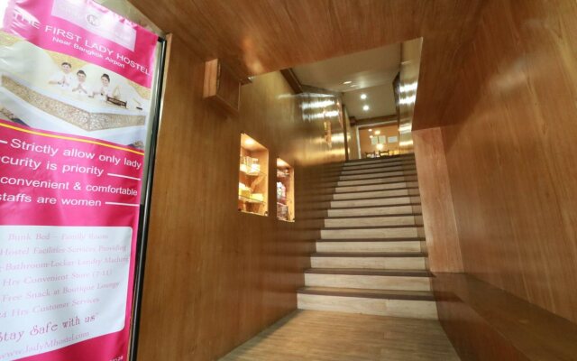 Mariya Lady Hostel At Suvarnabhumi Airport - Female Only