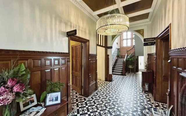 hotelImage