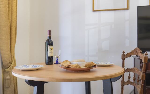 Rustic Seaview Apartment in Cascais