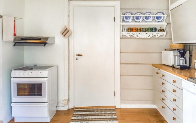 Amazing Home in Olden With 4 Bedrooms and Wifi