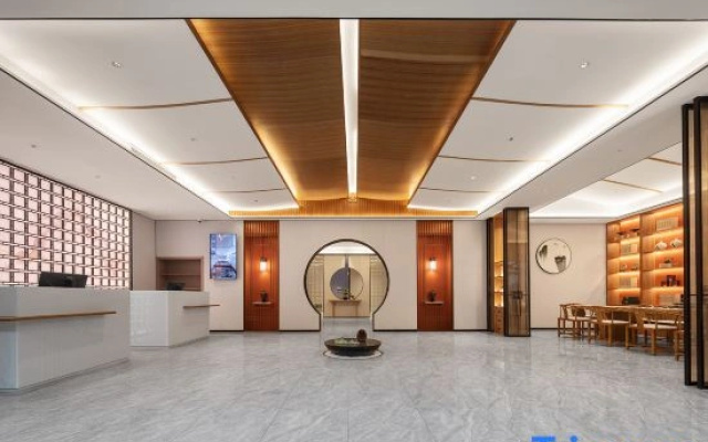 Moshang Qingya Hotel (Luyi Mingdao Palace Laojuntai Branch)