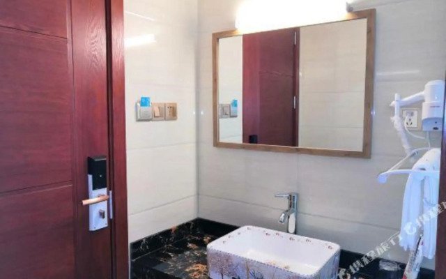 Yasu Inn (Kunming Dianchi Scenic Area)