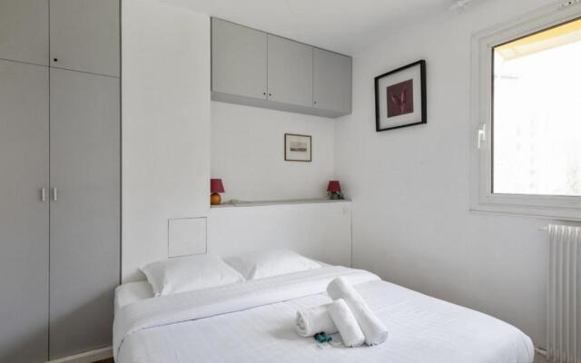 Sunny & quiet 2br near the Eiffel Tower Invalides Beaugrenelle Welkeys