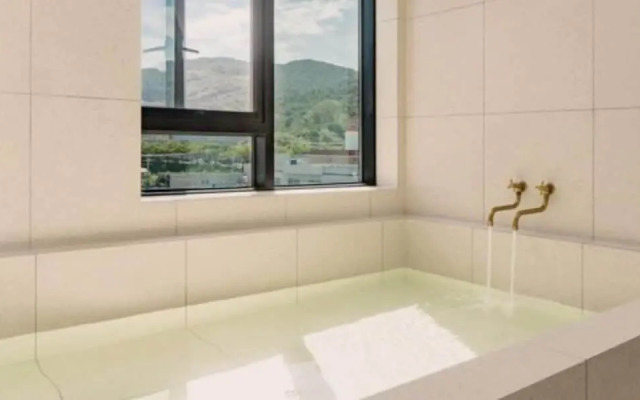 Hound Hotel Gijang-osiria