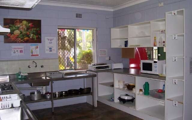 Batemans Bay Holiday Park - Hostel