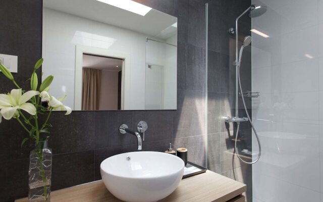 Luxurious Villa With Private Pool and Garden