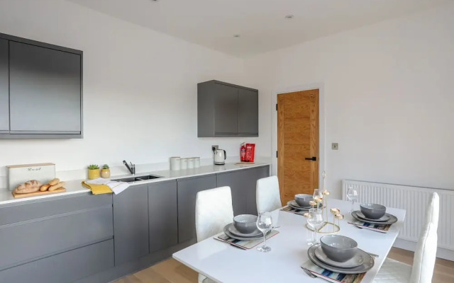 Bryn Min Manton Apartment