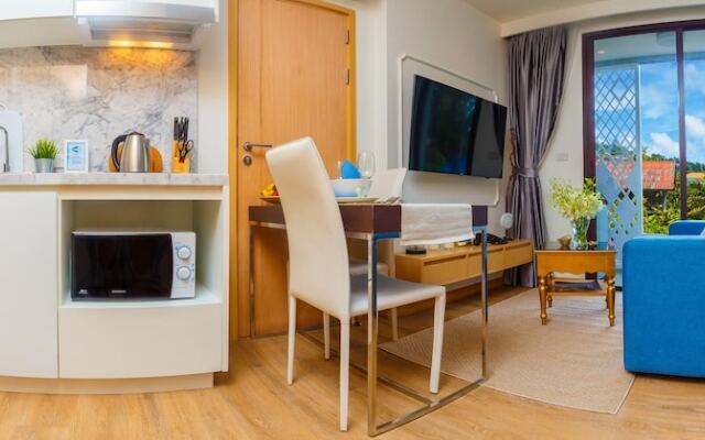 Aristo 2 Beach Front - by Holy Cow 319