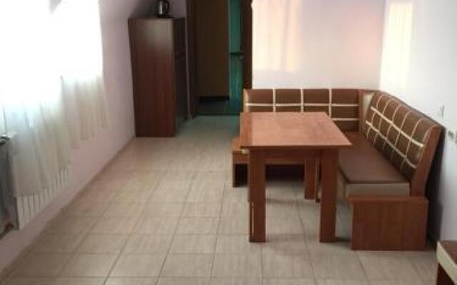 На Майском 27