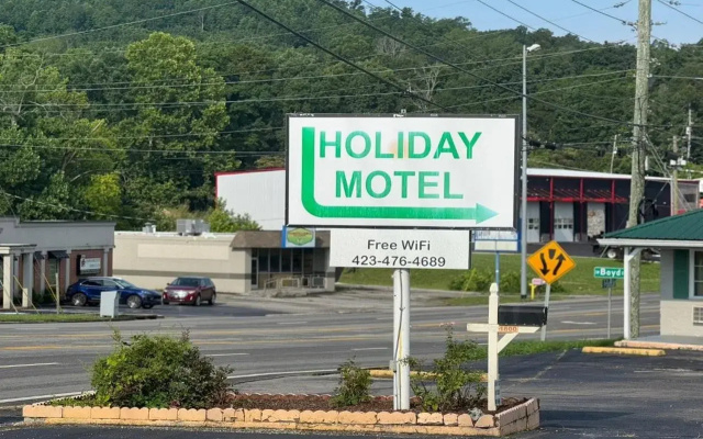 Holiday Motel by Belvilla Cleveland, TN