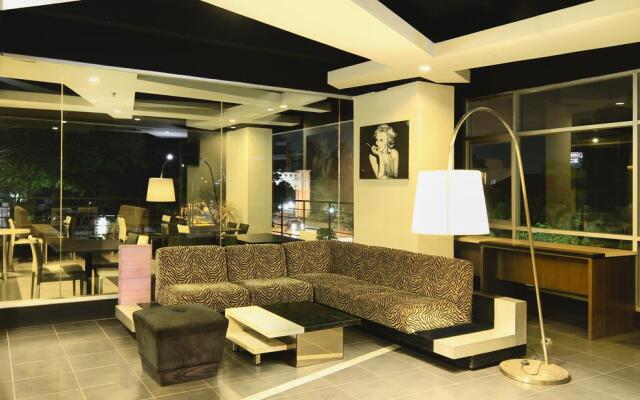 Simply Valore Hotel