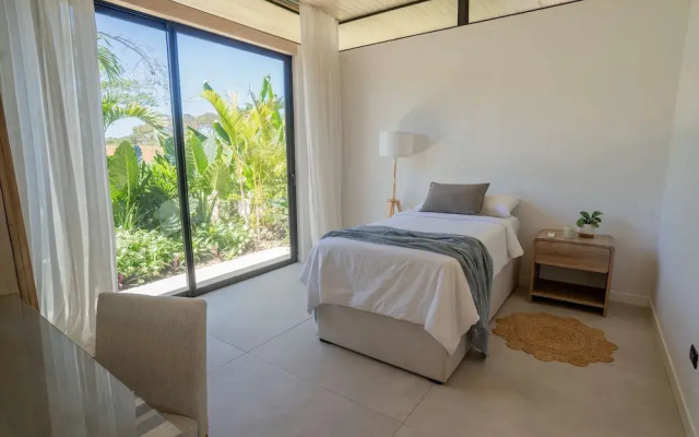 Chic 3BR Private Terrace Nature Views