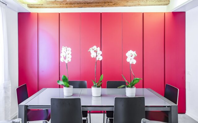 Luxury Garden Mansion R&R