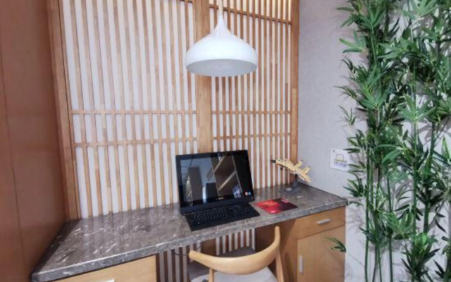 Super 8 Hotel Premier (Anyang High-speed Railway Yingbin Park)