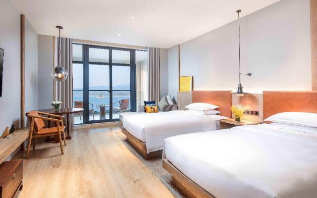 voco Thousand Island Lake by IHG