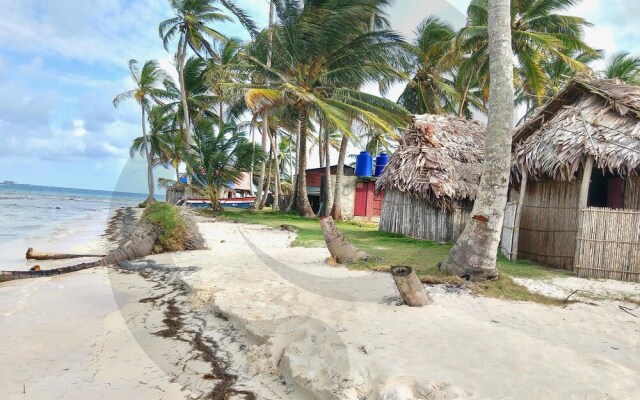 San Blas Secluded Paradise Beach Cabins