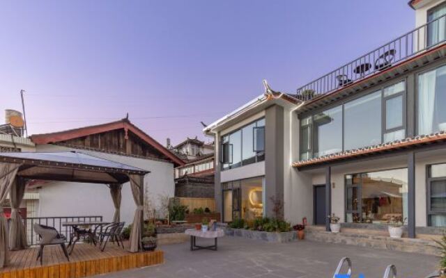Lijiang Hourglass and Jun View Homestay