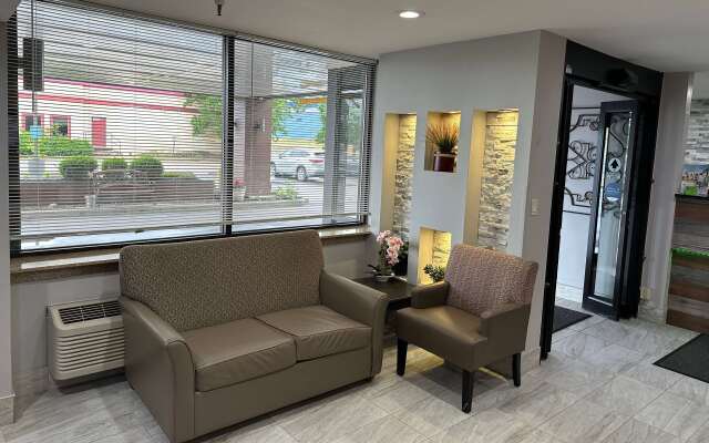 La Quinta Inn and Suites by Wyndham Cincinnati North