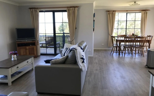 Omaroo Cottage Bruny Island