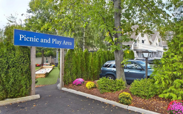 New Haven Village Suites