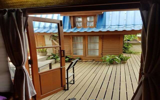 Chill Lom House - Adults Only